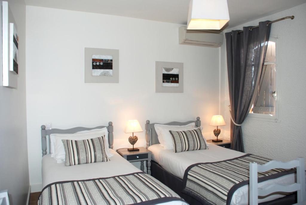 Hotel & Restaurant Les 3 Barbus Anduze Room photo